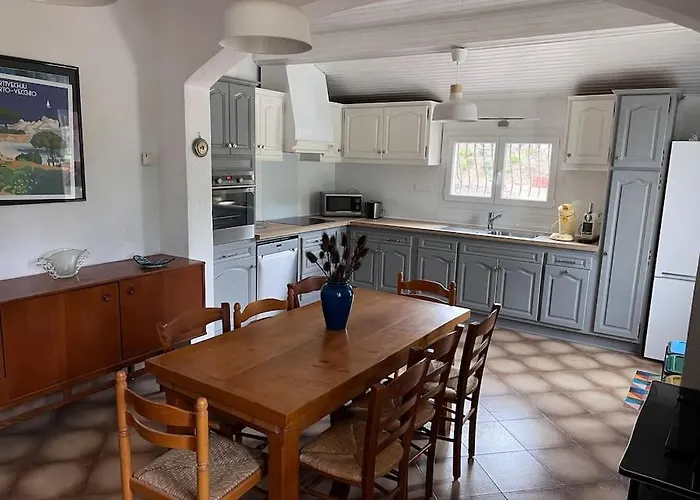 A Suarella - Climatisée - 4 - Piscine Chauffée Hébergement de vacances Sainte-Lucie-de-Porto-Vecchio